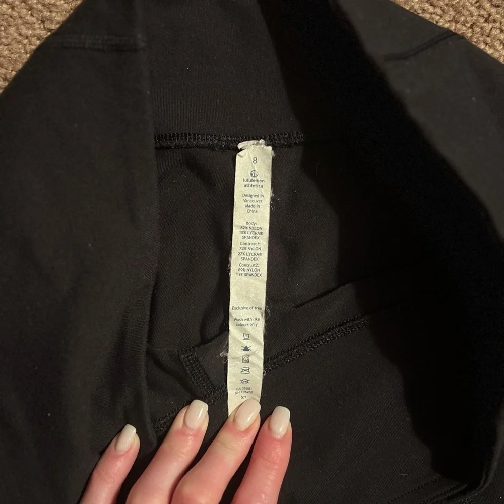 Lululemon- Crop Leggings​​​​​​​​​​